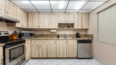 141 SW 96th Ter #204, Plantation, FL 33324