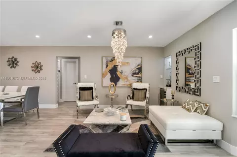 2701 NE 52nd St, Lighthouse Point, FL 33064