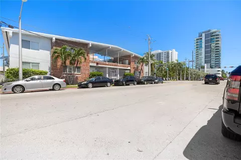 315 69th St #112, Miami Beach, FL 33141