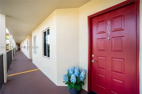1600 SW 127th Way #305C, Pembroke Pines, FL 33027