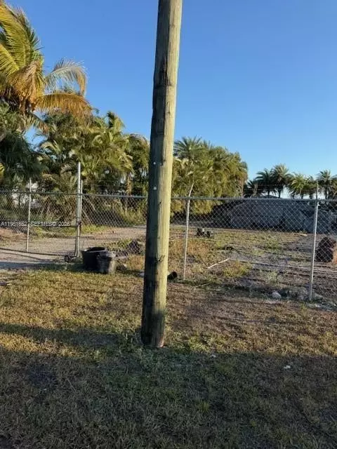 17450 SW 208th St, Miami, FL 33187