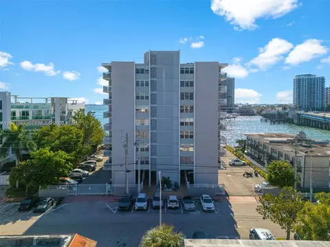 2016 Bay Dr #203, Miami Beach, FL 33141