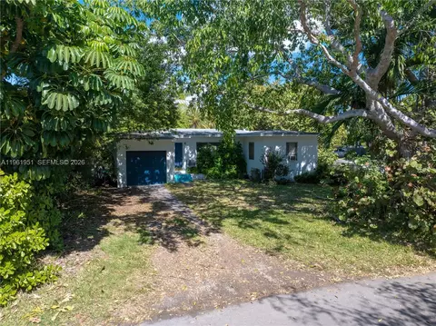 301 Redwood Ln, Key Biscayne, FL 33149