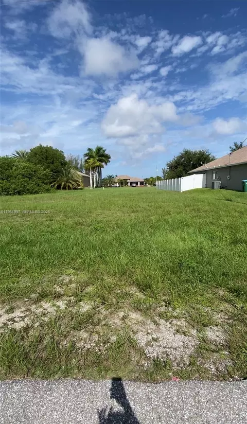 2336 NW 35th Pl, Cape Coral, FL 33993