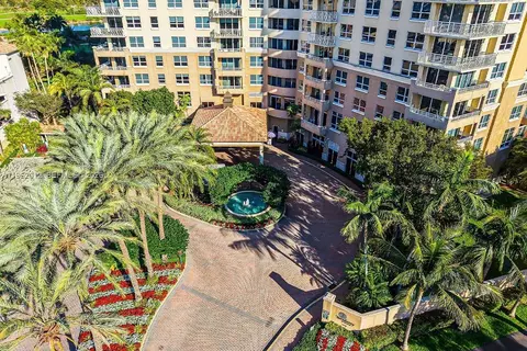 19501 W Country Club Dr #2513, Aventura, FL 33180