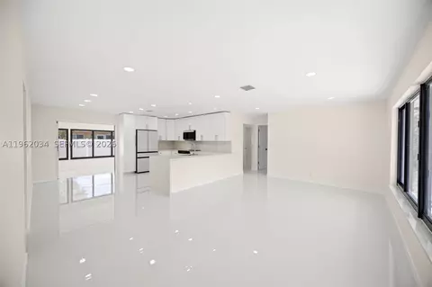 21 SE 7th St, Pompano Beach, FL 33060 photo 6