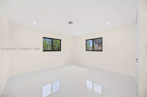 21 SE 7th St, Pompano Beach, FL 33060 photo 17