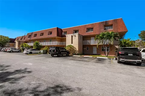 270 NW 107th Ave #208, Miami, FL 33172