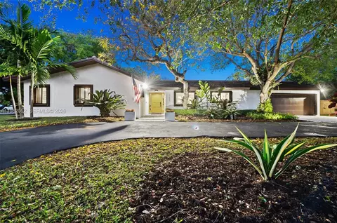 17605 SW 86th Ave, Palmetto Bay, FL 33157