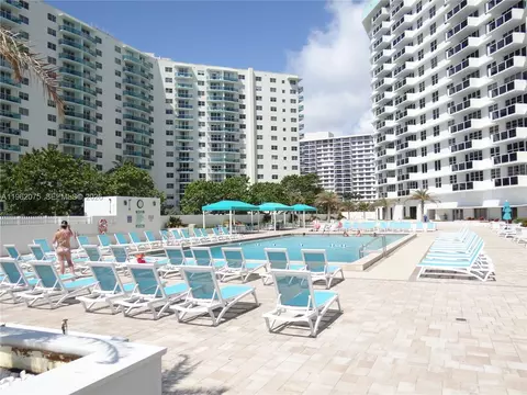 3725 S Ocean Dr #607, Hollywood, FL 33019