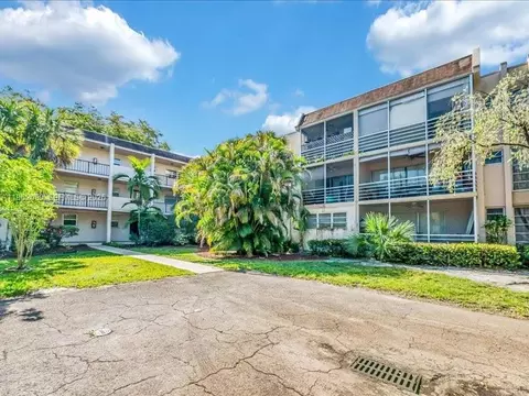 469 N Pine Island Rd #B305, Plantation, FL 33324