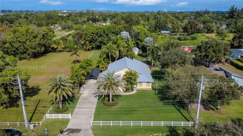 14481 SW 20th St, Davie, FL 33325