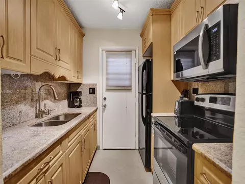 16701 NE 13th Ave #209, Miami, FL 33162