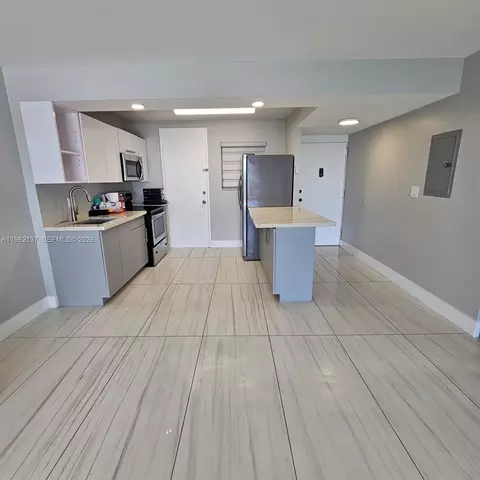 15600 NW 7th Ave #703, Miami, FL 33169