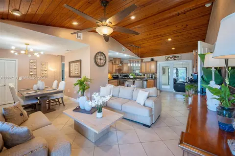 1760 NW 12th Ave, Homestead, FL 33030
