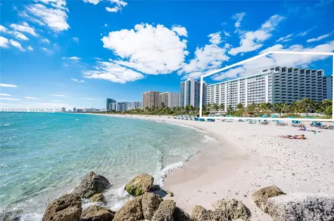 2899 Collins Ave #1505, Miami Beach, FL 33140