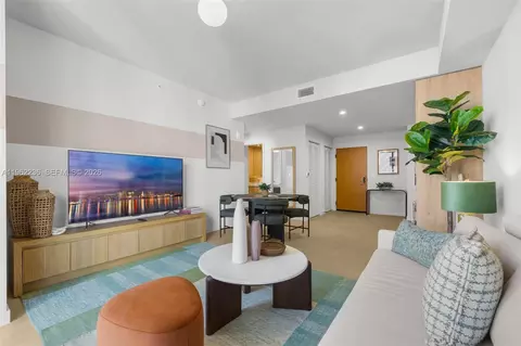 11 NE 6th St #1611, Miami, FL 33132