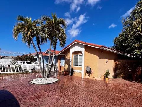 Exterior - 2551 W 64th Pl, Hialeah, FL 33016 photo 1 of 1