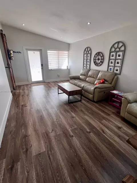Other - 2551 W 64th Pl, Hialeah, FL 33016 photo 5 of 7
