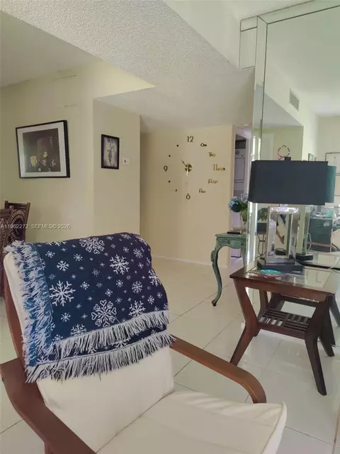 4168 Inverrary Dr #301, Lauderhill, FL 33319