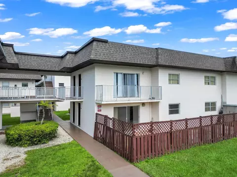 8601 SW 94th St #104W, Miami, FL 33156