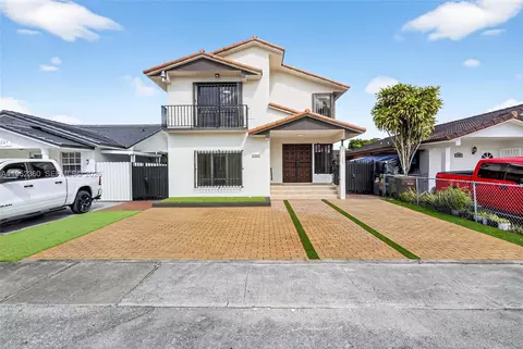 1285 W 42nd Pl, Hialeah, FL 33012
