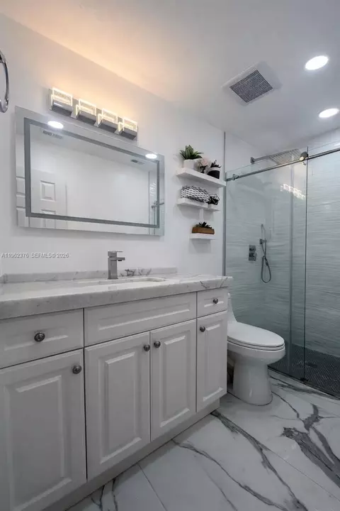 6012 NW 172nd Terr Cir, Hialeah, FL 33015