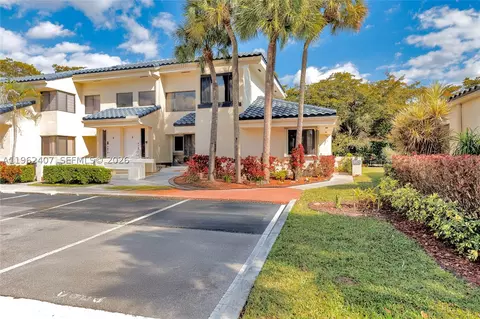 8025 NW 15th Mnr #8025, Plantation, FL 33322