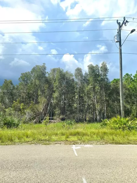 2650 Meadow Rd, Lehigh Acres, FL 33974