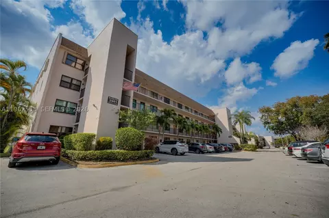 2901 N Nob Hill Rd #303, Sunrise, FL 33322
