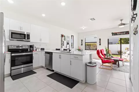 11438 W 34th Ct, Hialeah, FL 33018