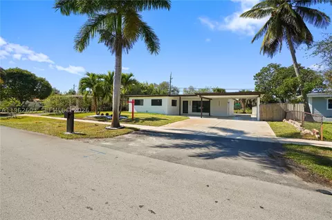 451 SW 38th Ter, Fort Lauderdale, FL 33312