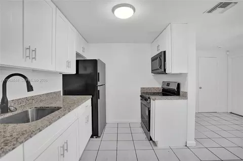 307 NW 11th Ave, Delray Beach, FL 33444