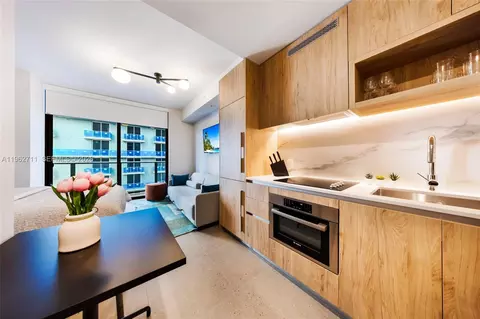 11 NE 6th St #1208, Miami, FL 33132