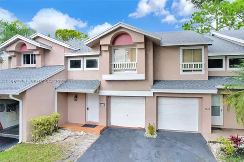 2149 W Discovery Cir W, Deerfield Beach, FL 33442