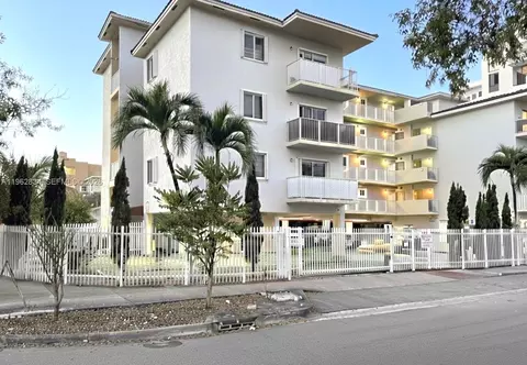 134 SW 7th Ave #404, Miami, FL 33130