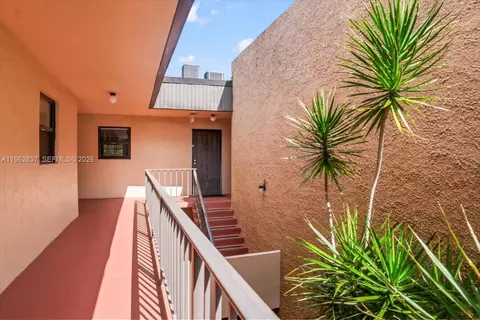 8851 N New River Canal Rd #16E, Plantation, FL 33324