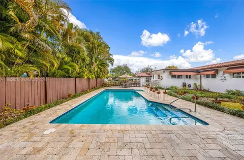 Exterior - 564 De Leon Dr, Miami Springs, FL 33166 photo 1 of 19