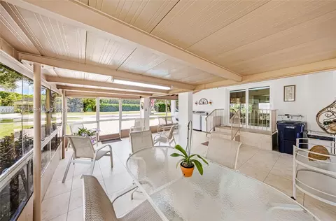 Exterior - 564 De Leon Dr, Miami Springs, FL 33166 photo 8 of 19