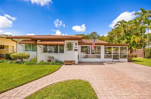 Exterior - 564 De Leon Dr, Miami Springs, FL 33166 photo 14 of 19