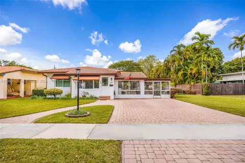 Exterior - 564 De Leon Dr, Miami Springs, FL 33166 photo 19 of 19