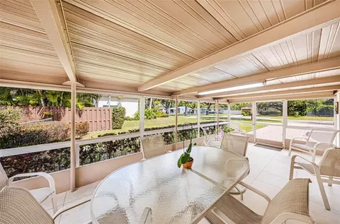 Exterior - 564 De Leon Dr, Miami Springs, FL 33166 photo 6 of 19