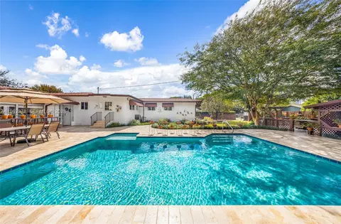 Exterior - 564 De Leon Dr, Miami Springs, FL 33166 photo 2 of 19