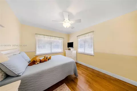 Bedroom - 564 De Leon Dr, Miami Springs, FL 33166 photo 1 of 8