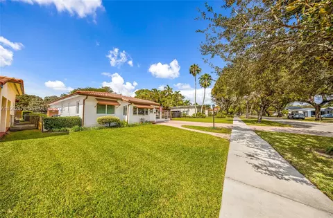 Exterior - 564 De Leon Dr, Miami Springs, FL 33166 photo 17 of 19