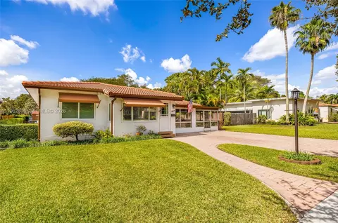 Exterior - 564 De Leon Dr, Miami Springs, FL 33166 photo 18 of 19