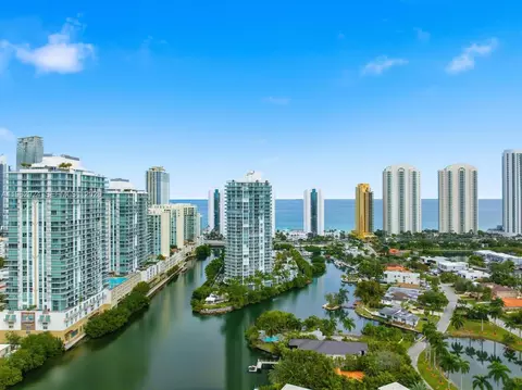 16500 Collins Ave #TH-9, Sunny Isles Beach, FL 33160
