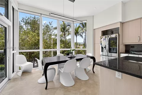16500 Collins Ave #TH-9, Sunny Isles Beach, FL 33160