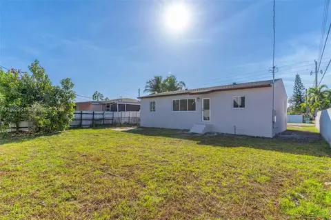 Exterior - 5941 E 6th Ave, Hialeah, FL 33013 photo 3 of 4