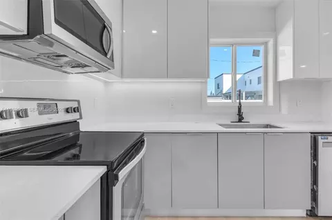 Kitchen - 5941 E 6th Ave, Hialeah, FL 33013 photo 2 of 3